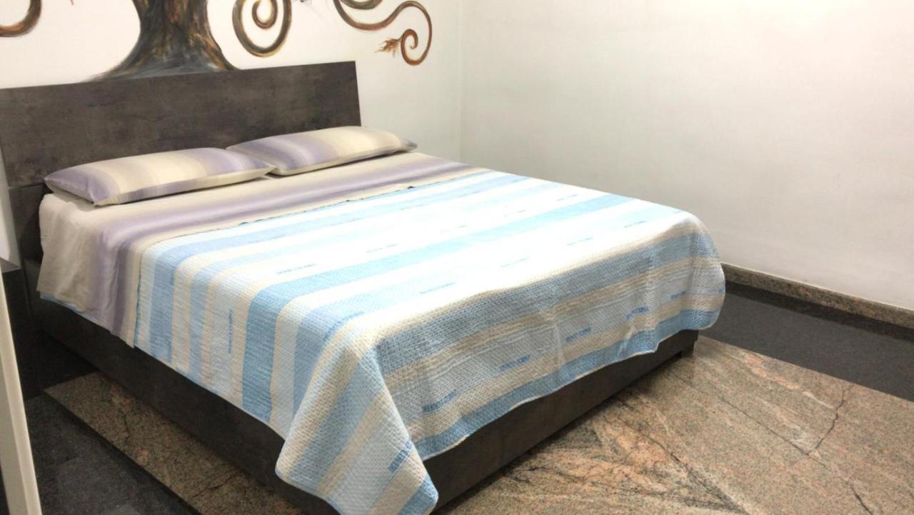 Ferienwohnung Oasi In Centro Bari Exterior foto